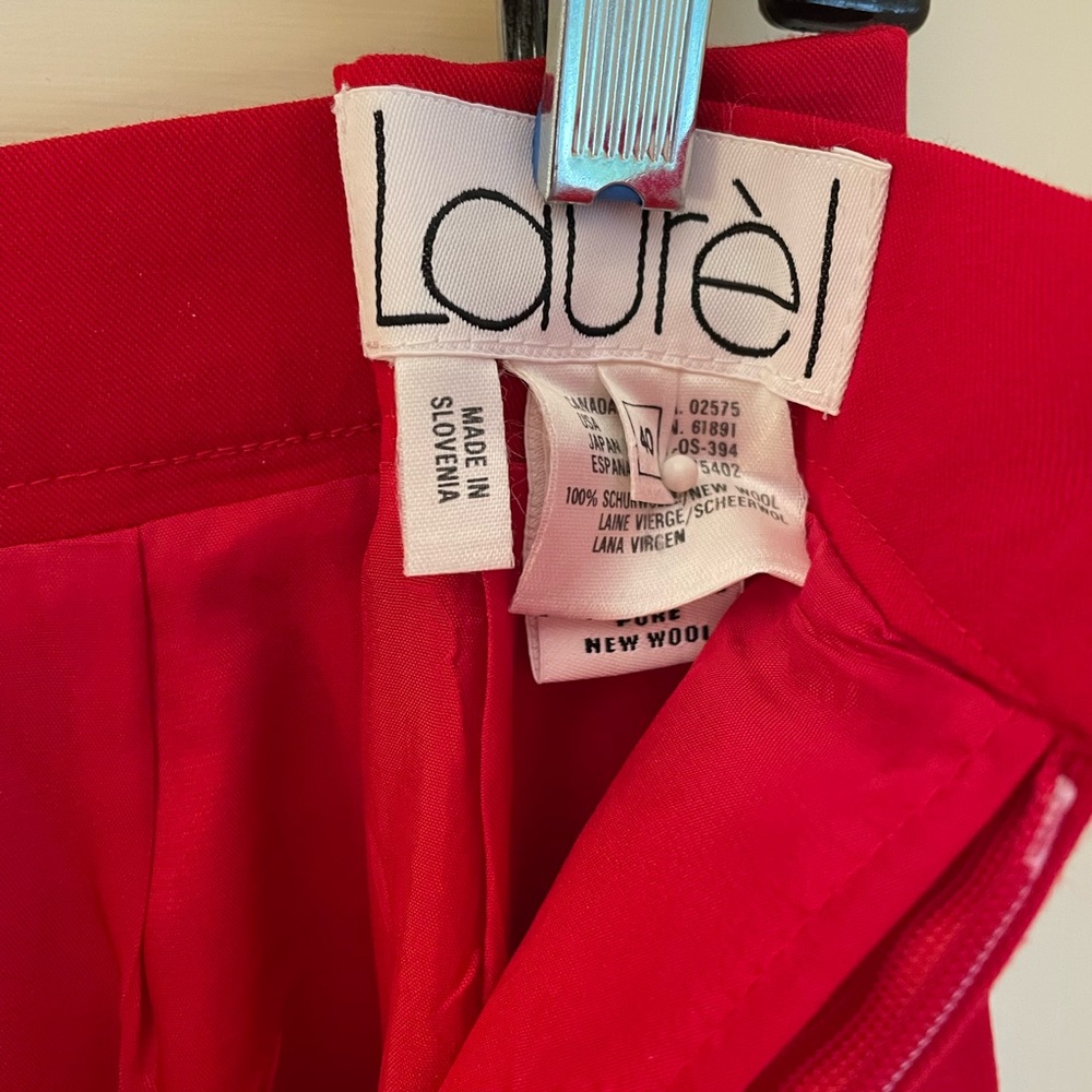 Laurel (div. of Escada) red gabardine wool skirt size 40eu (8us).